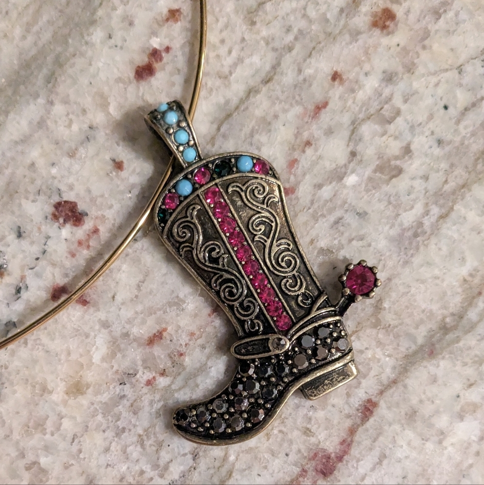 Vintage Western Rhinestone Cowboy Boot Pendant & Ring Choker Necklace Gold Tone